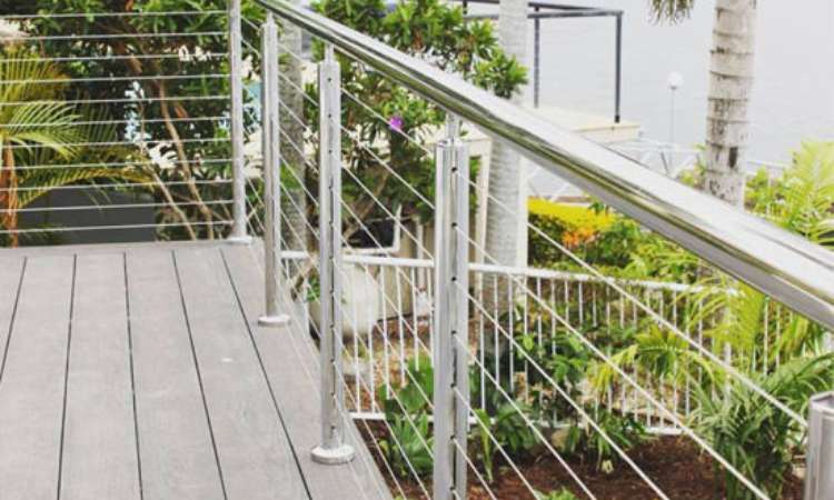 Minimalistic wire grill for balcony